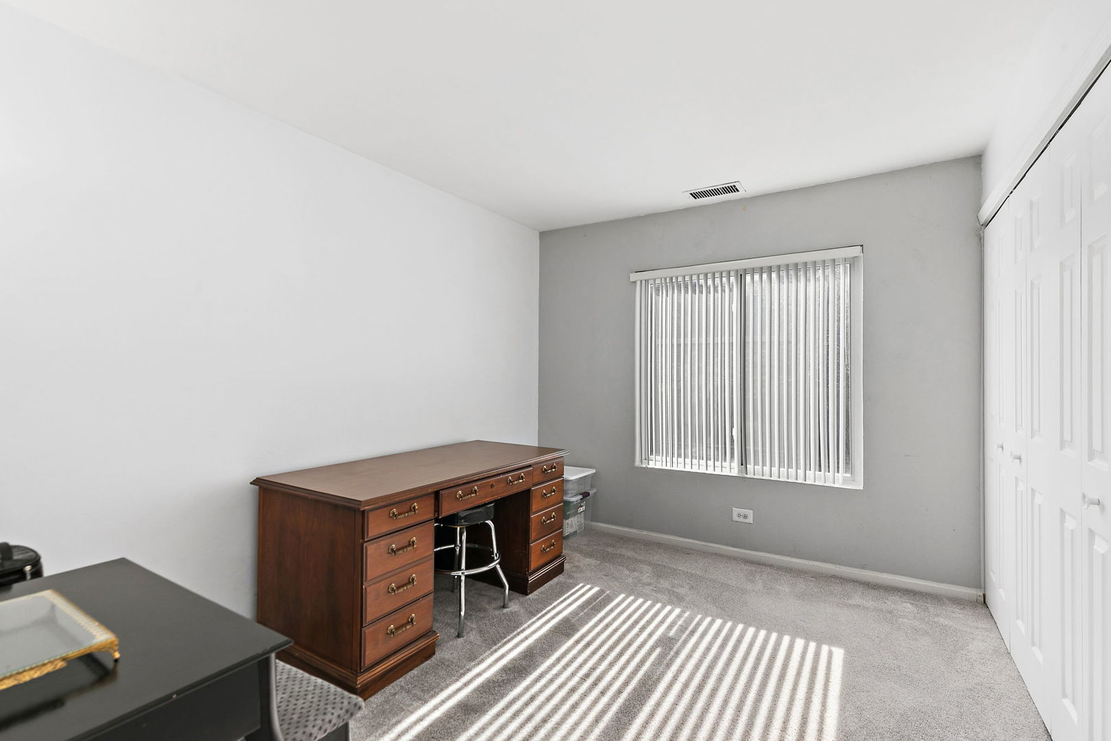 712 Tipperary Court #2B, Schaumburg, IL 60193