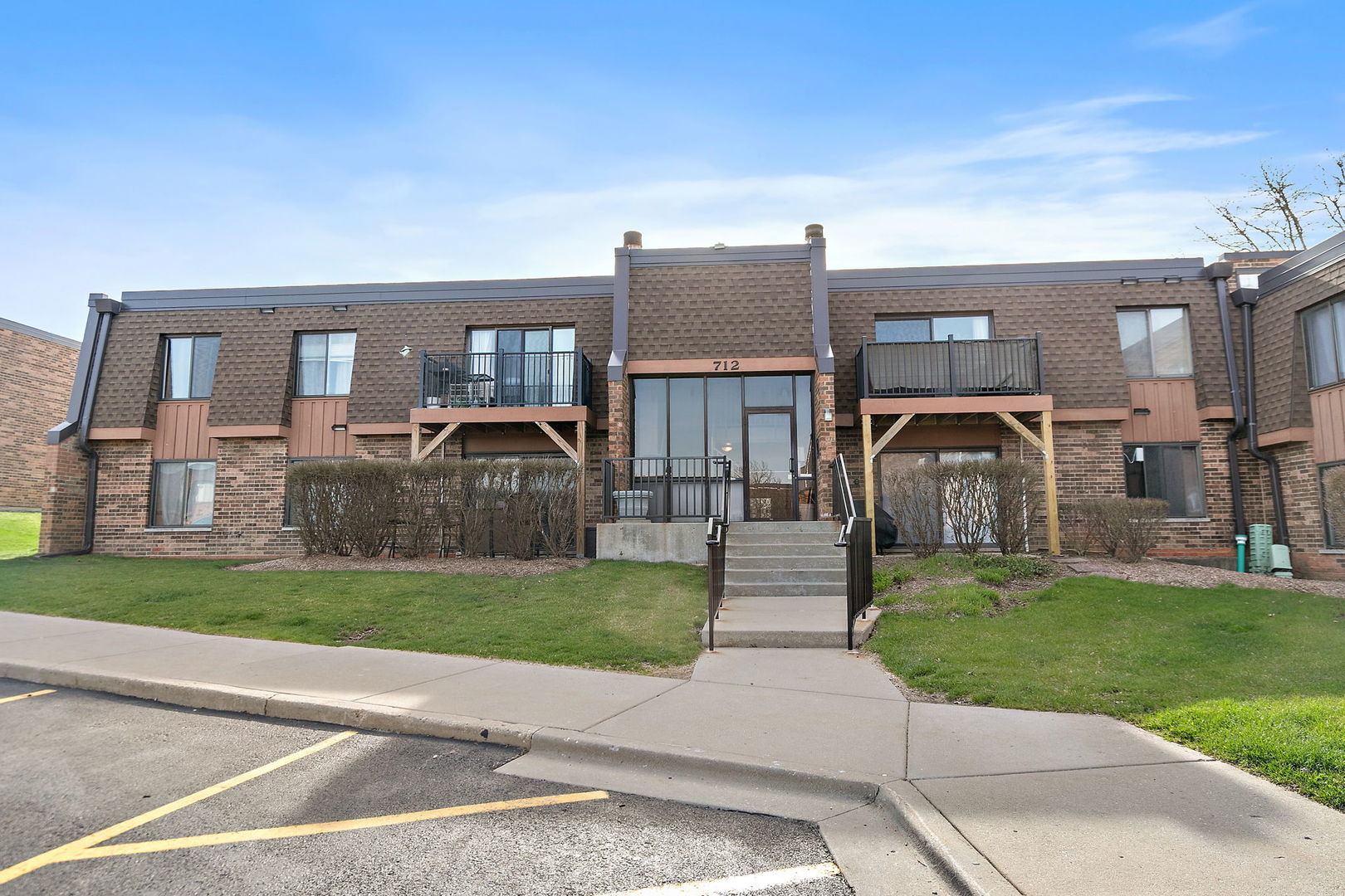 712 Tipperary Court #2B, Schaumburg, IL 60193