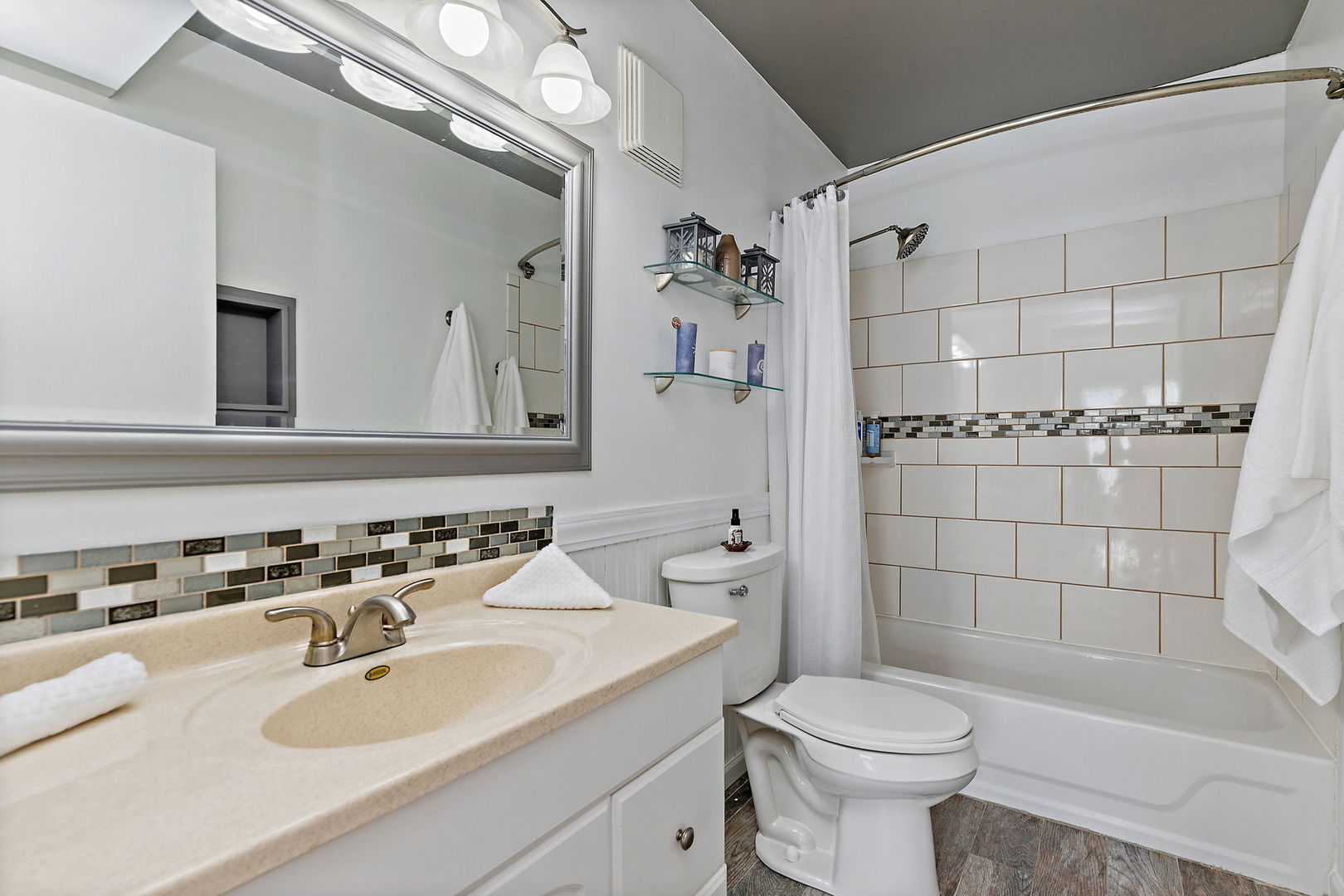 712 Tipperary Court #2B, Schaumburg, IL 60193