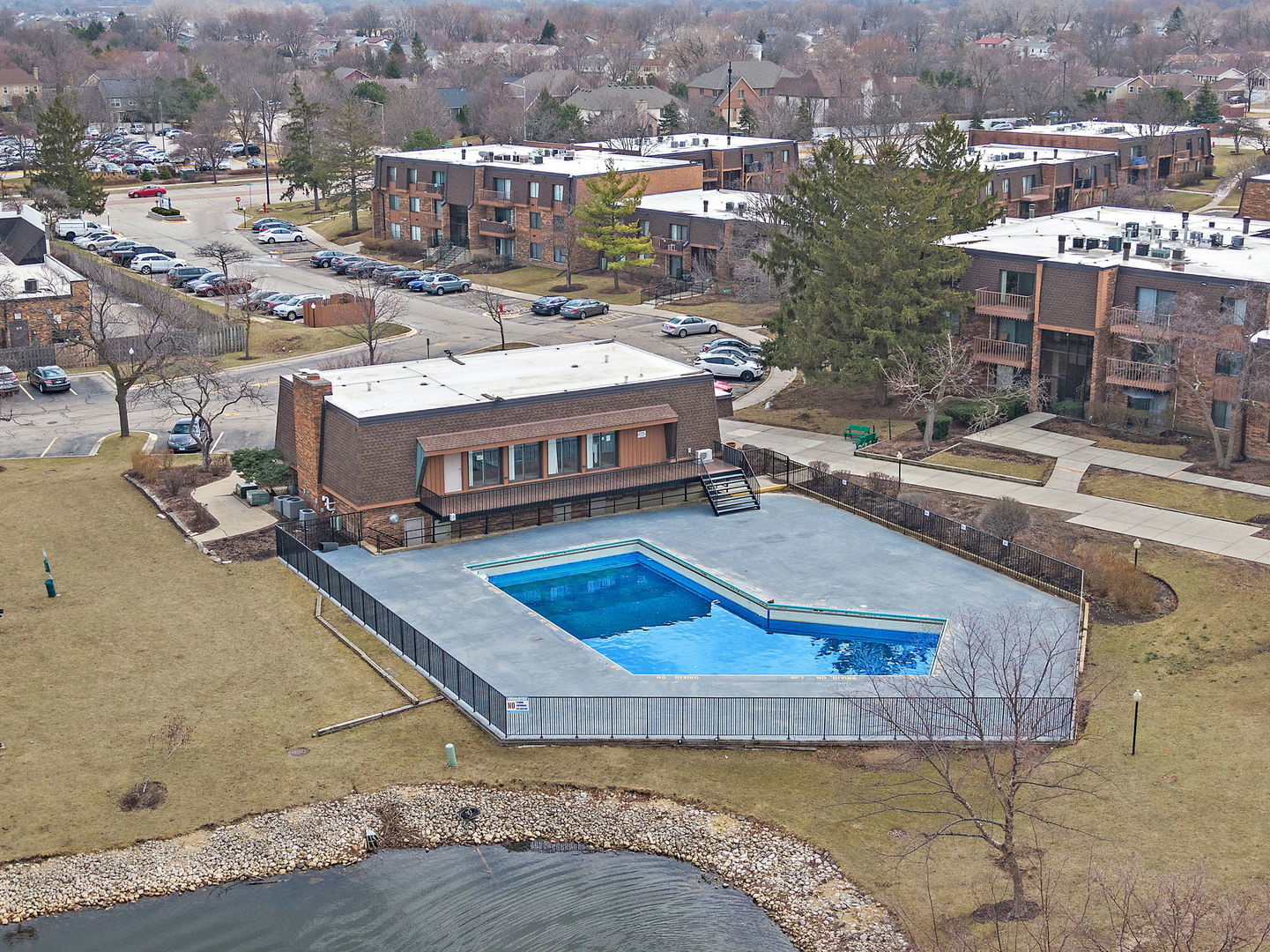 712 Tipperary Court #2B, Schaumburg, IL 60193