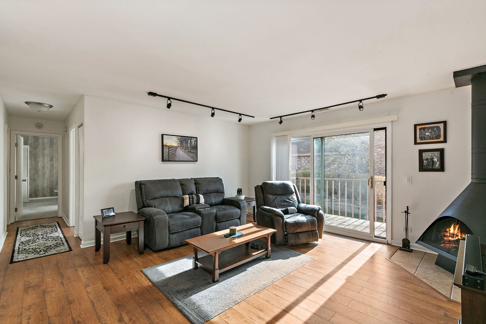 712 Tipperary Court #2B, Schaumburg, IL 60193