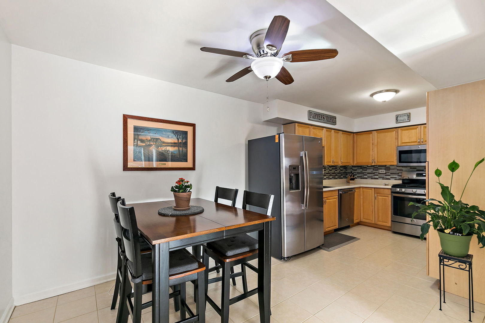 712 Tipperary Court #2B, Schaumburg, IL 60193