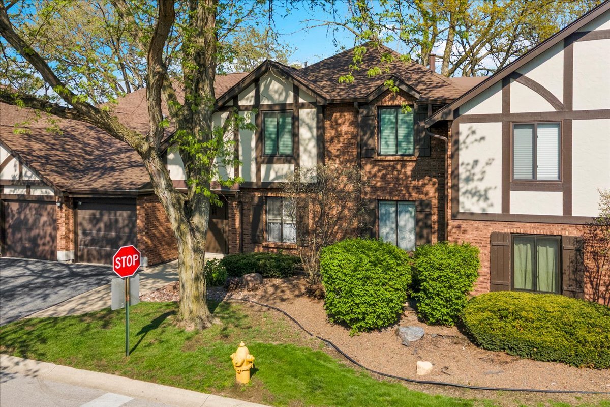 11301 Sycamore Lane #64B, Palos Hills, IL 60465