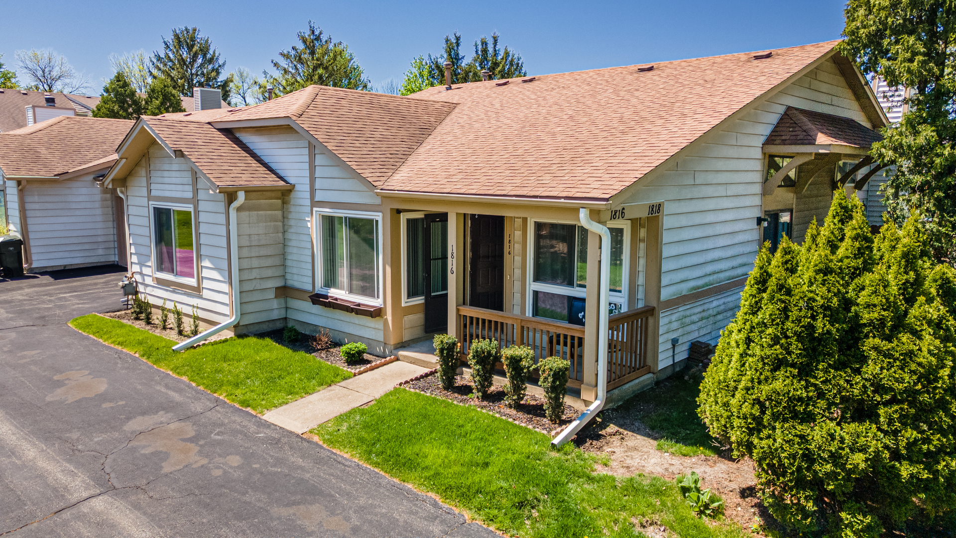 1816 Appaloosa Drive, Naperville, IL 60565
