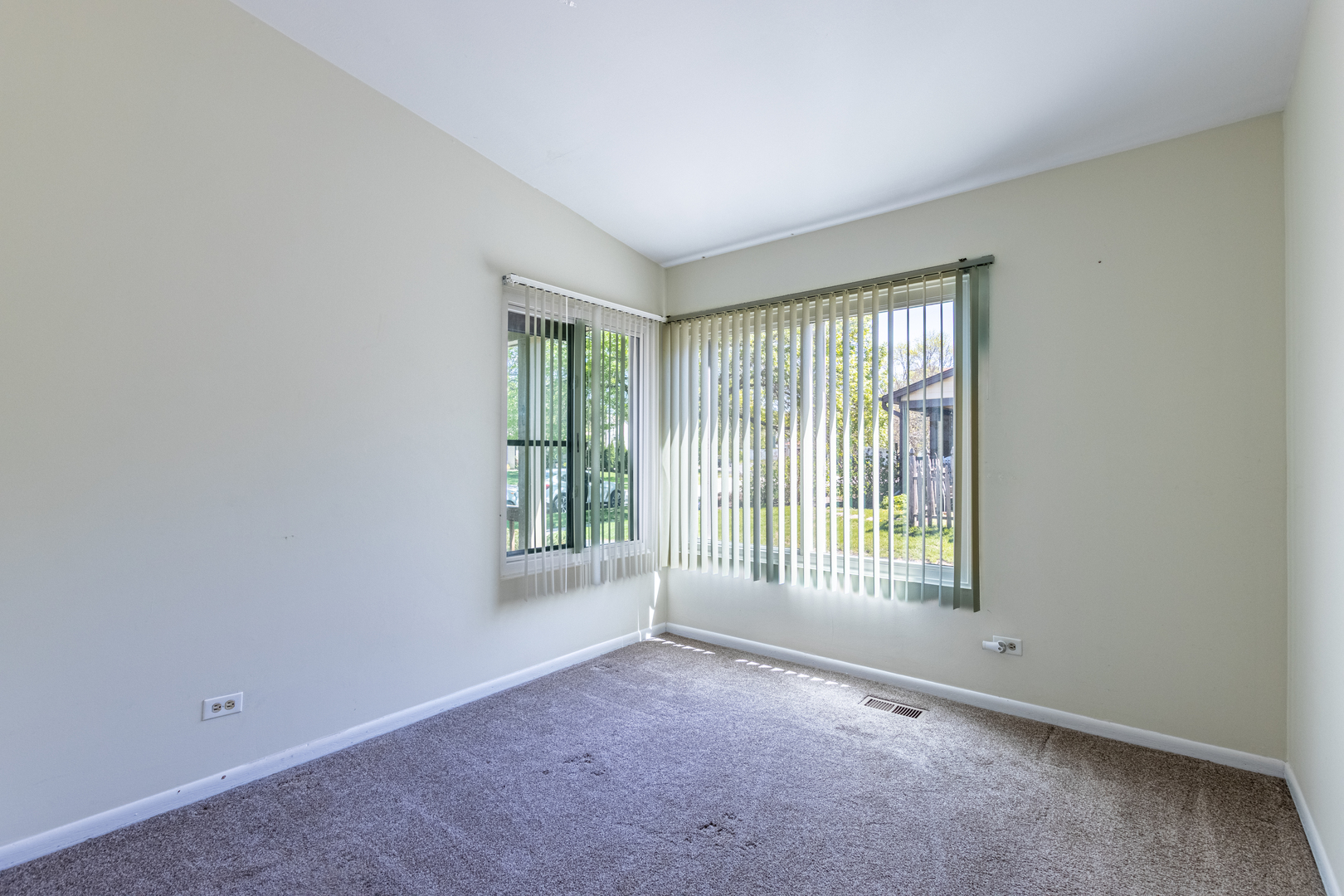 1816 Appaloosa Drive, Naperville, IL 60565