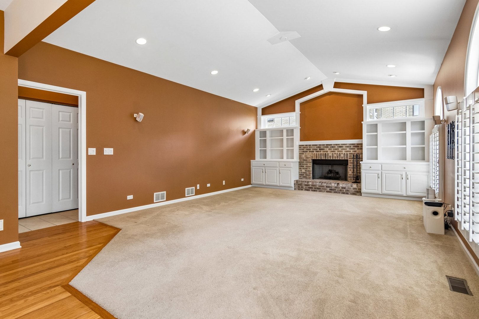 975 W Wilson Street, Palatine, IL 60067