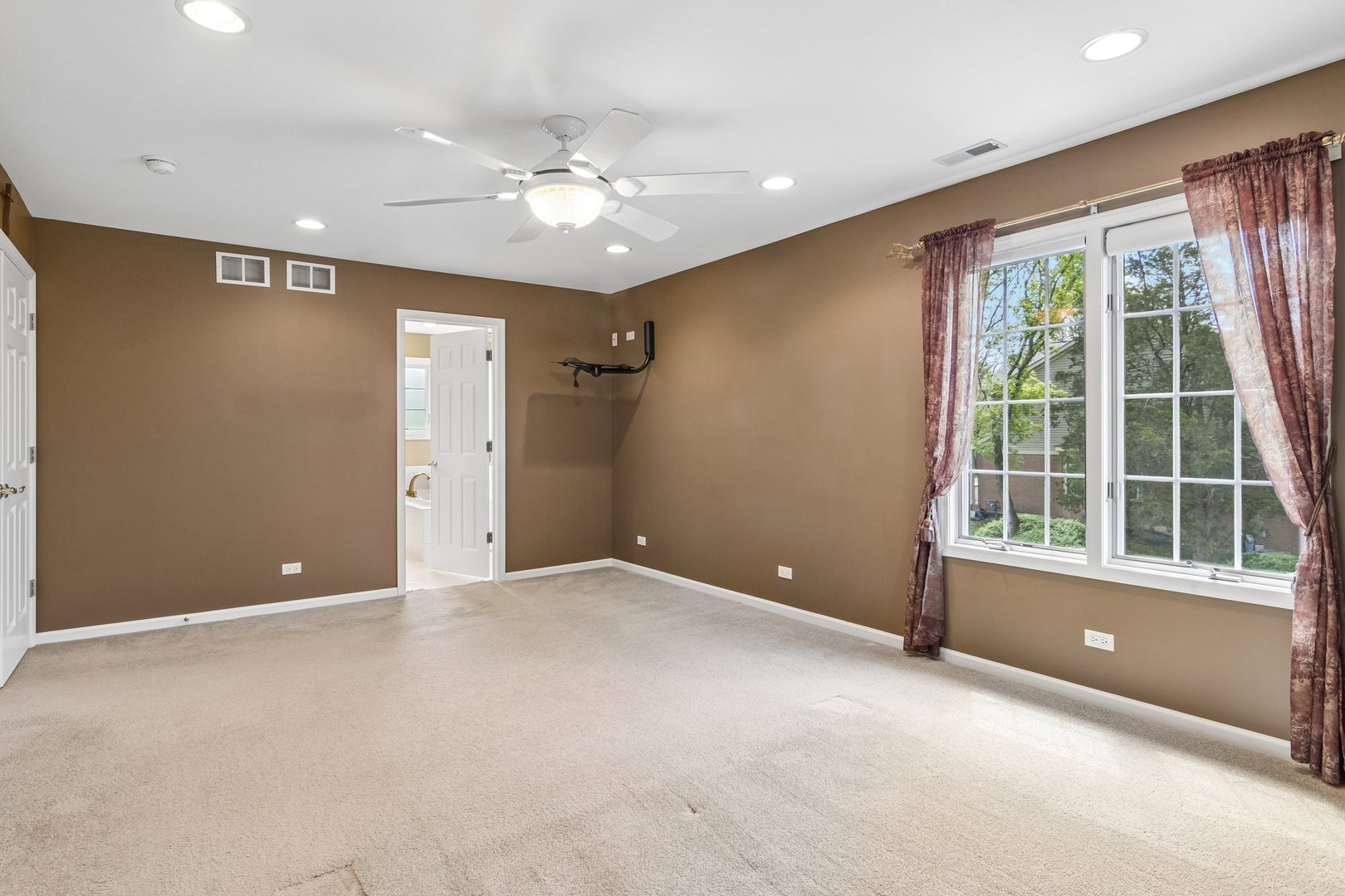 975 W Wilson Street, Palatine, IL 60067