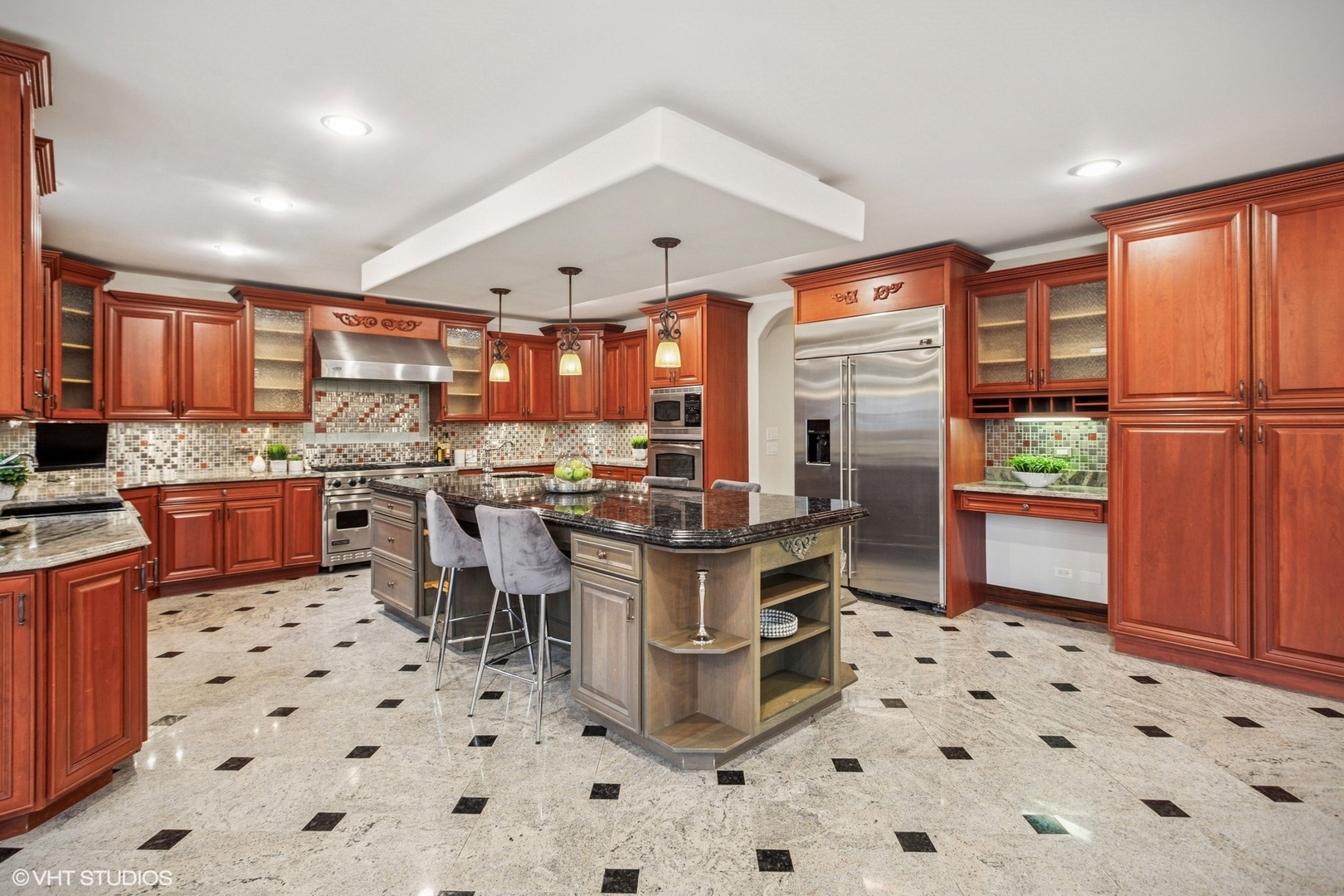 3832 W Chase Avenue, Lincolnwood, IL 60712