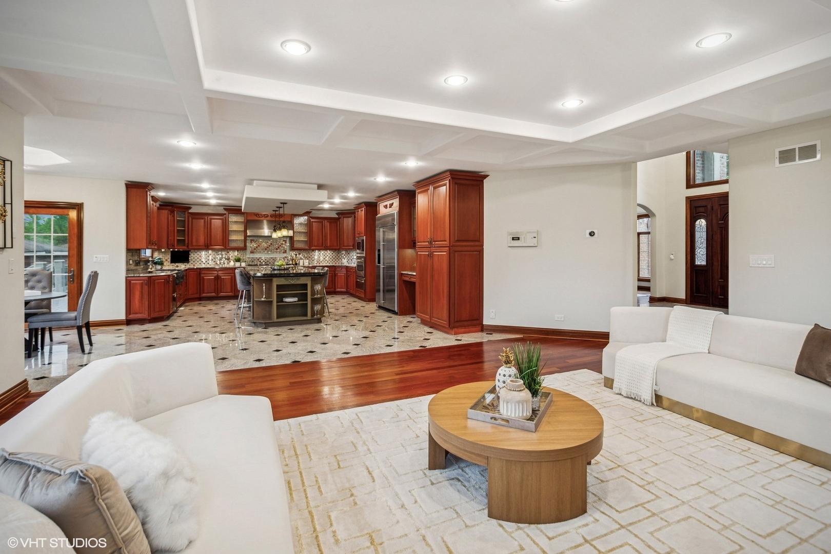 3832 W Chase Avenue, Lincolnwood, IL 60712