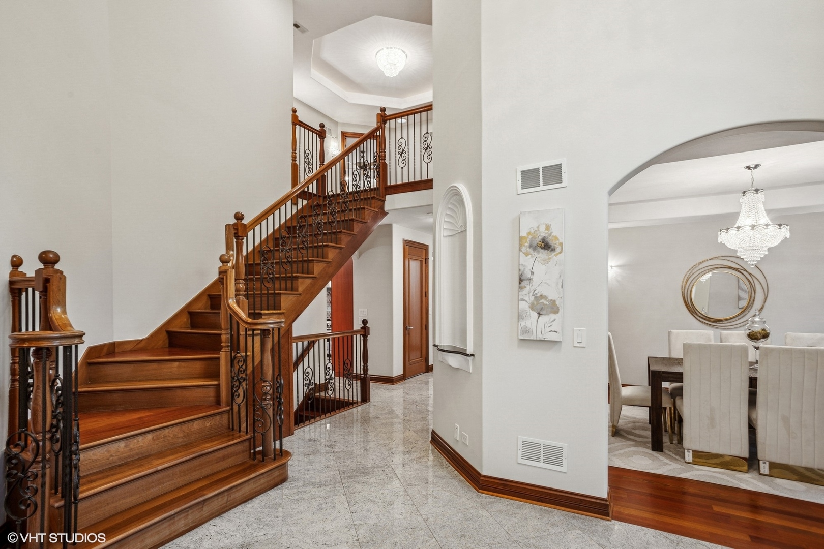 3832 W Chase Avenue, Lincolnwood, IL 60712