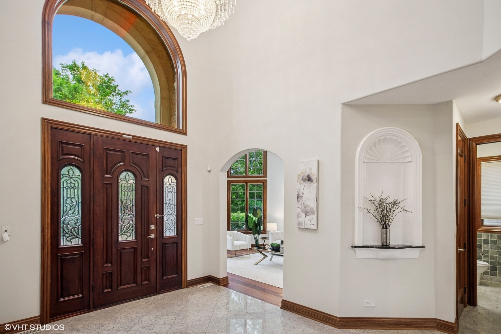 3832 W Chase Avenue, Lincolnwood, IL 60712