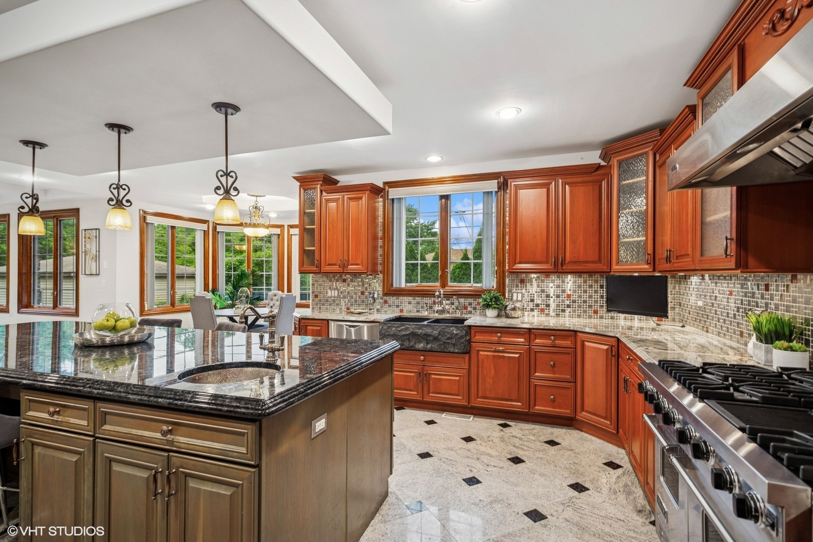 3832 W Chase Avenue, Lincolnwood, IL 60712