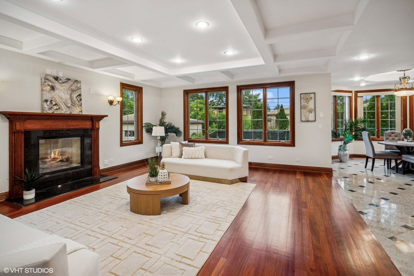 3832 W Chase Avenue, Lincolnwood, IL 60712