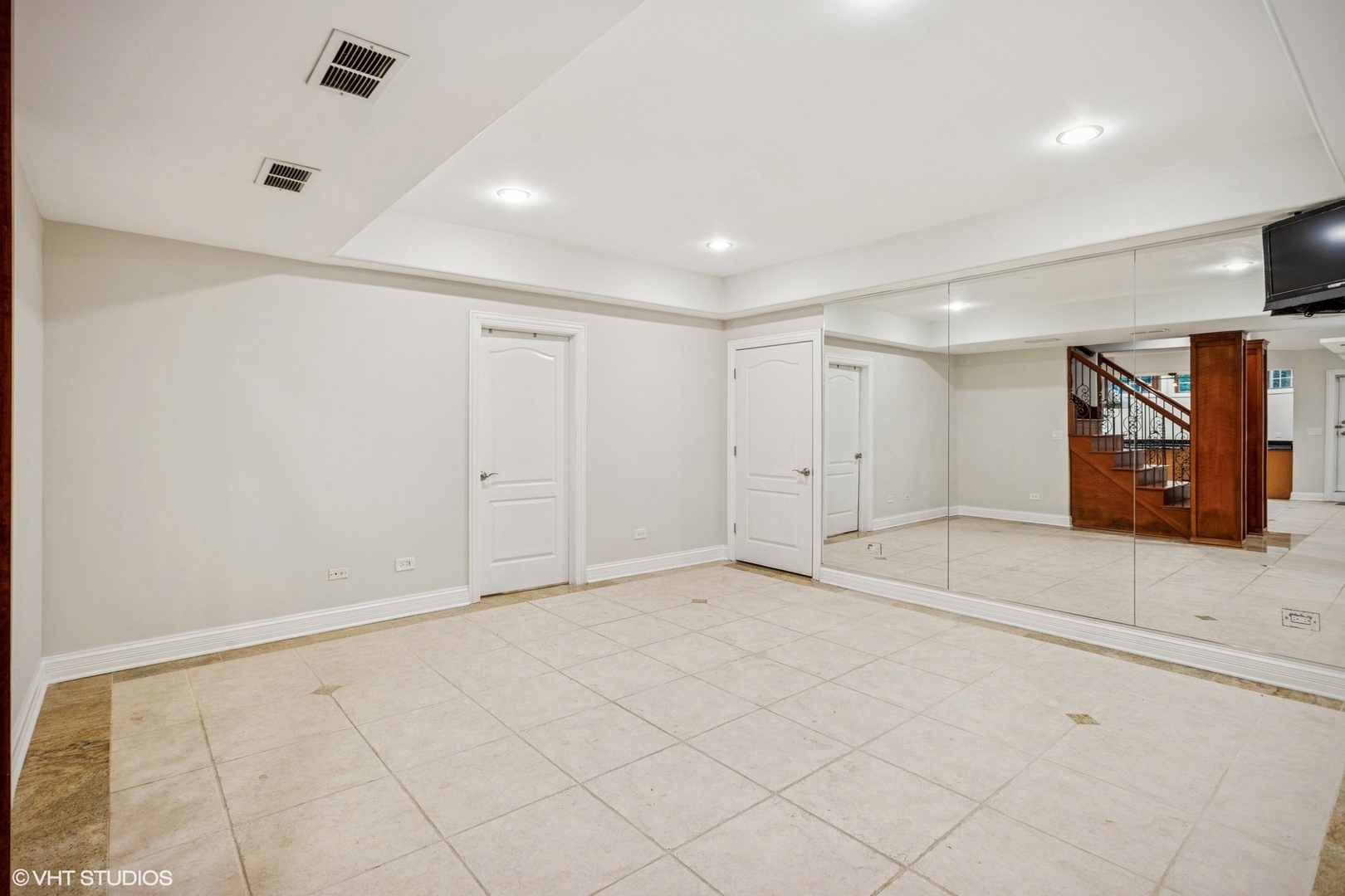 3832 W Chase Avenue, Lincolnwood, IL 60712