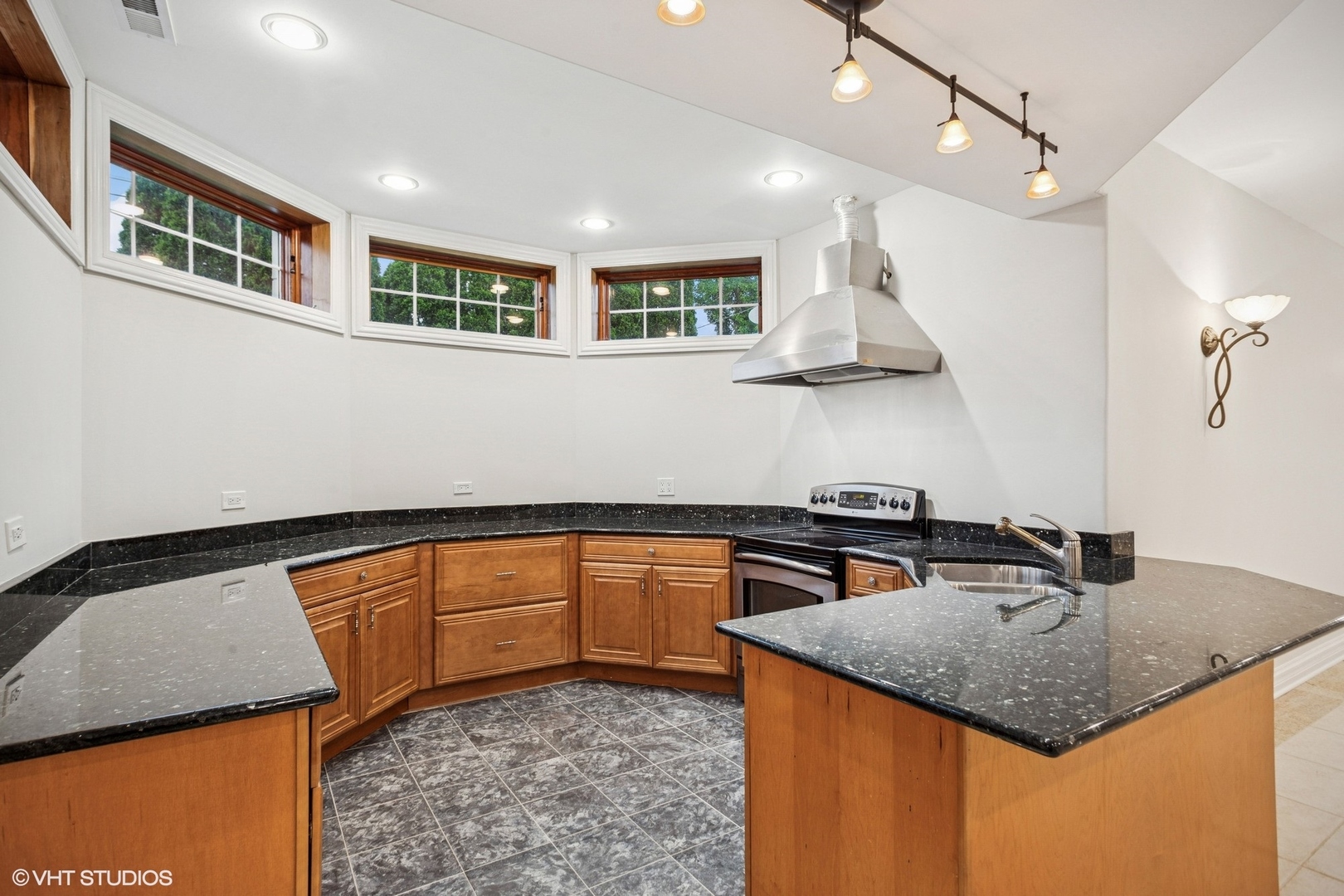 3832 W Chase Avenue, Lincolnwood, IL 60712