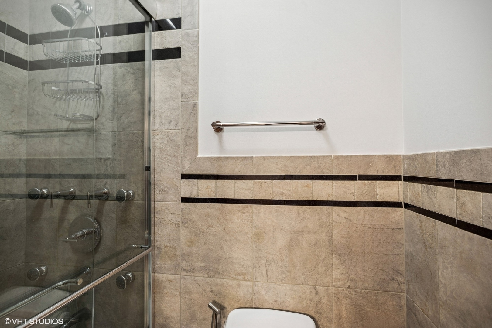 3832 W Chase Avenue, Lincolnwood, IL 60712