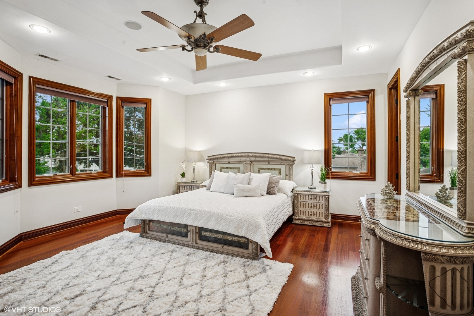 3832 W Chase Avenue, Lincolnwood, IL 60712