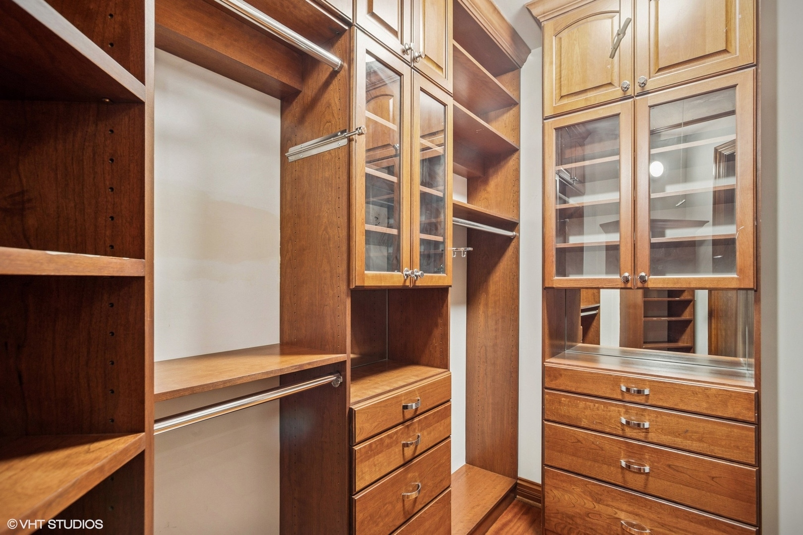 3832 W Chase Avenue, Lincolnwood, IL 60712