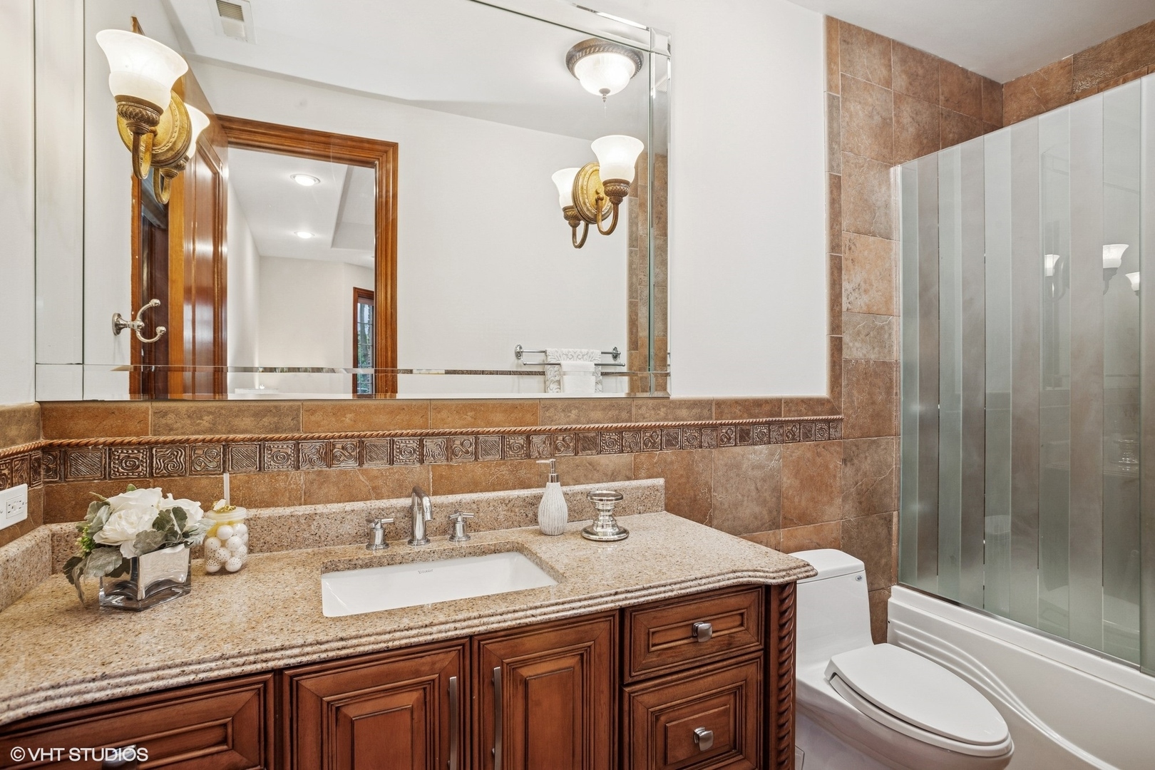 3832 W Chase Avenue, Lincolnwood, IL 60712