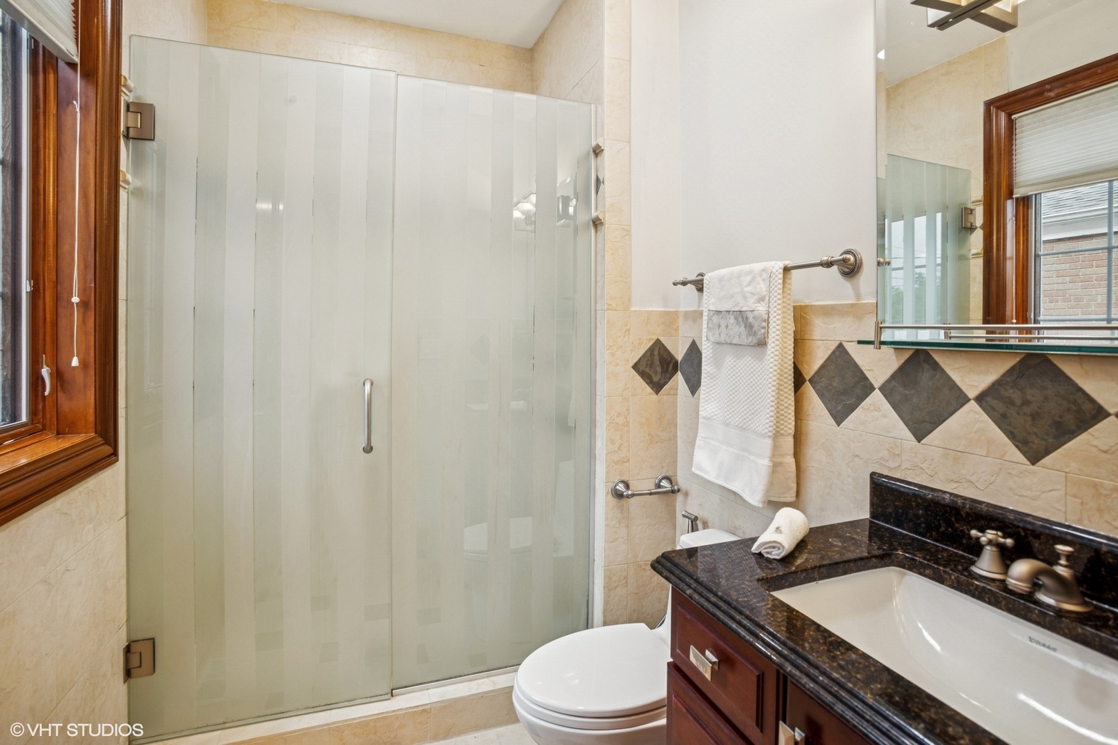 3832 W Chase Avenue, Lincolnwood, IL 60712