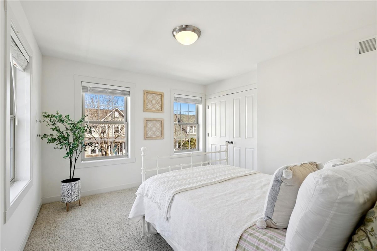 1347 Wild Indigo Road, Grayslake, IL 60030