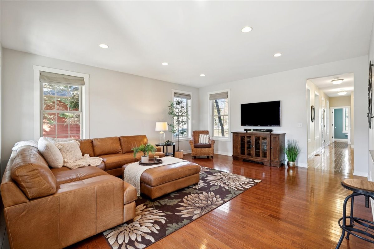 1347 Wild Indigo Road, Grayslake, IL 60030