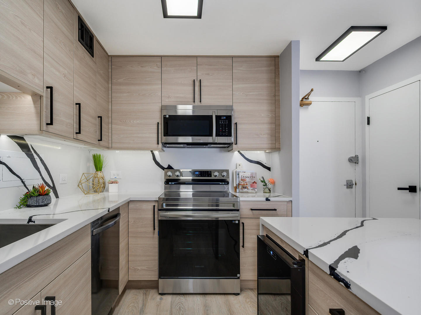 6157 N Sheridan Road #9J, Chicago, IL 60660