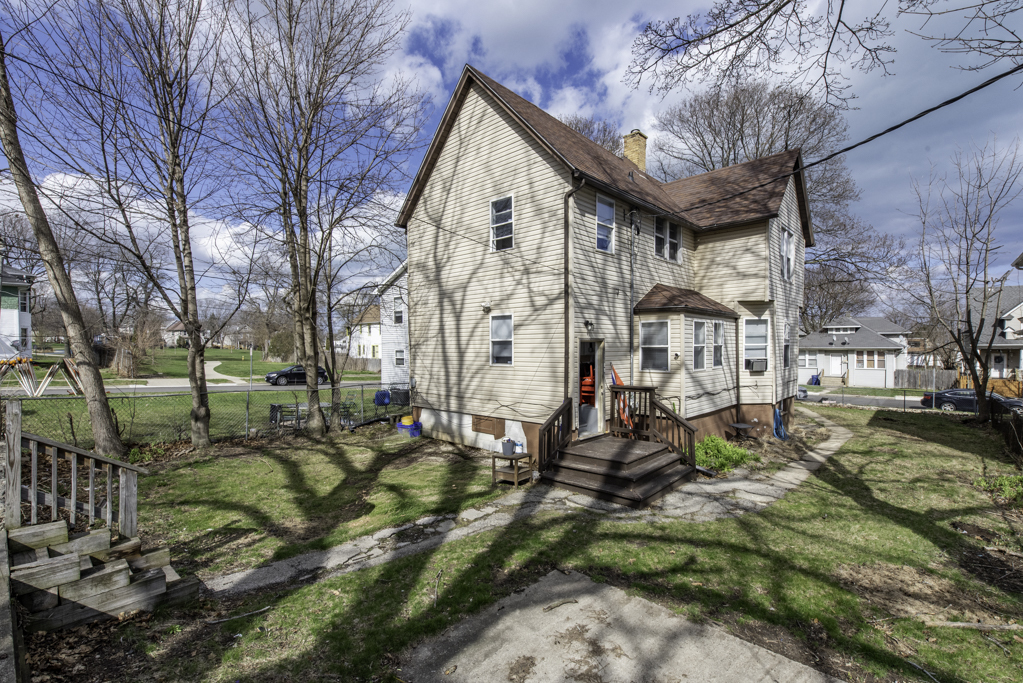 644 Lenox Avenue, Waukegan, IL 60085