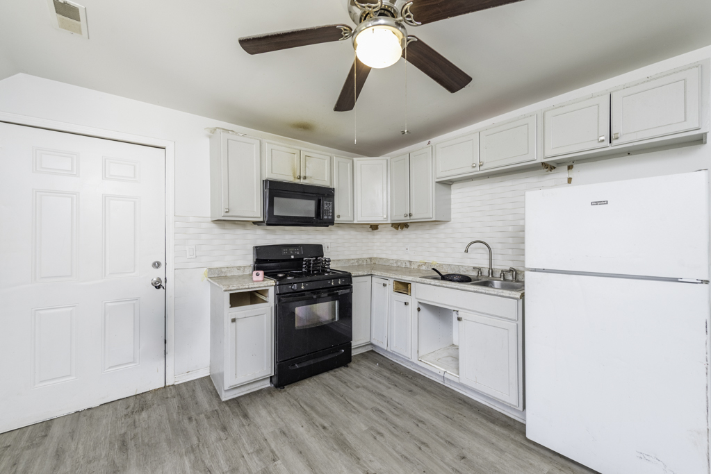 644 Lenox Avenue, Waukegan, IL 60085