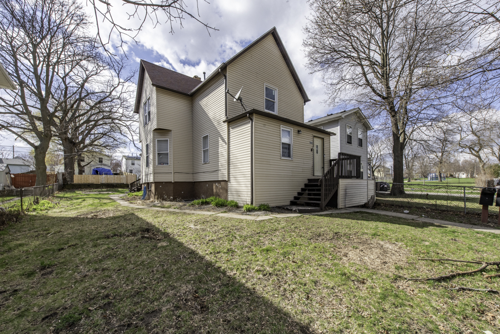 644 Lenox Avenue, Waukegan, IL 60085