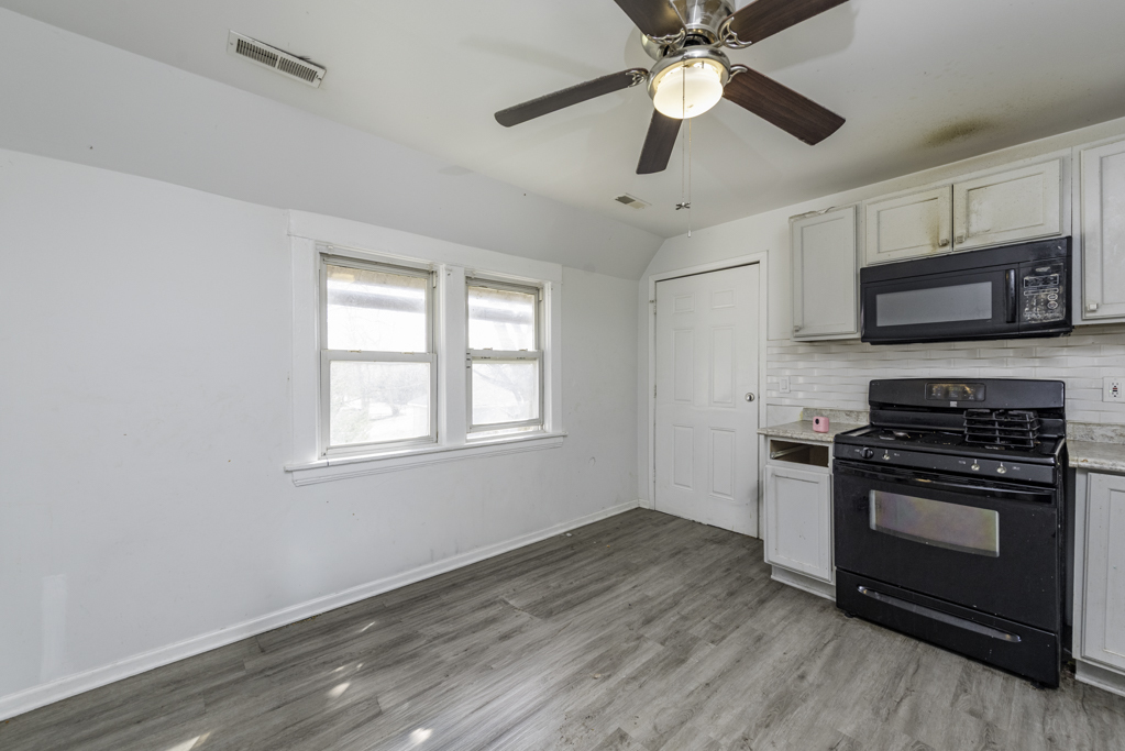 644 Lenox Avenue, Waukegan, IL 60085