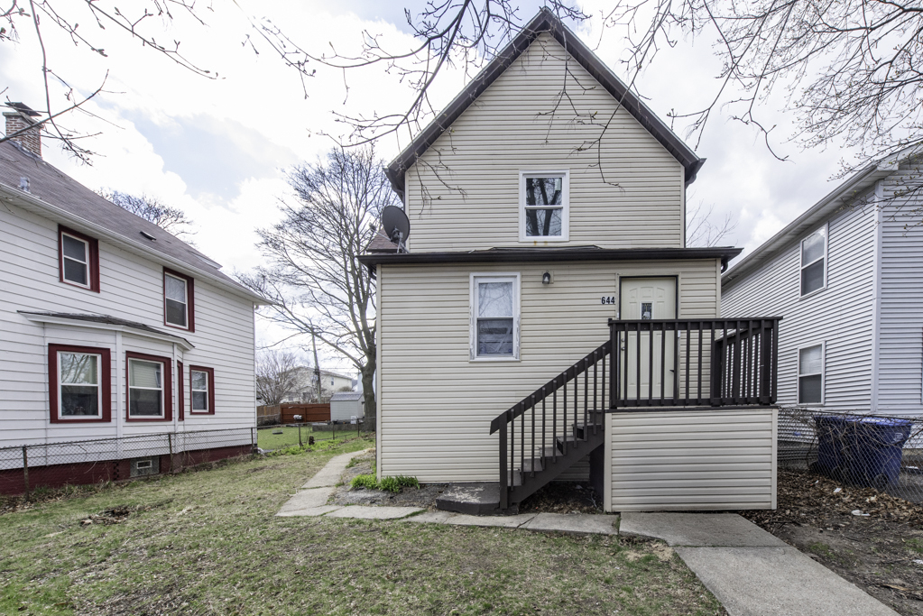 644 Lenox Avenue, Waukegan, IL 60085