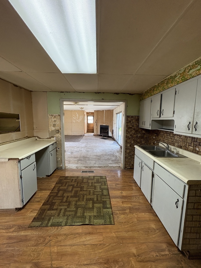 17226 Community Street, Lansing, IL 60438