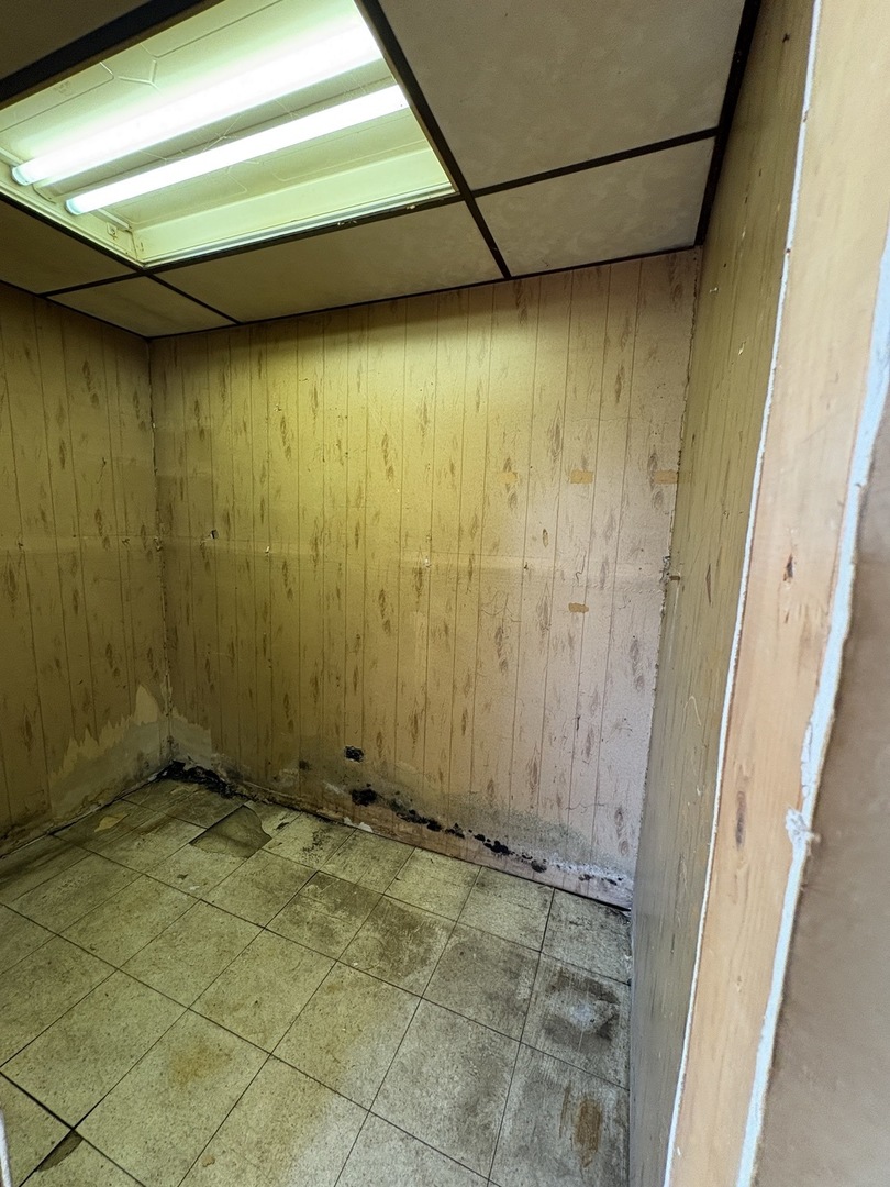 17226 Community Street, Lansing, IL 60438