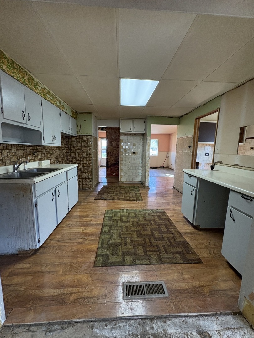 17226 Community Street, Lansing, IL 60438