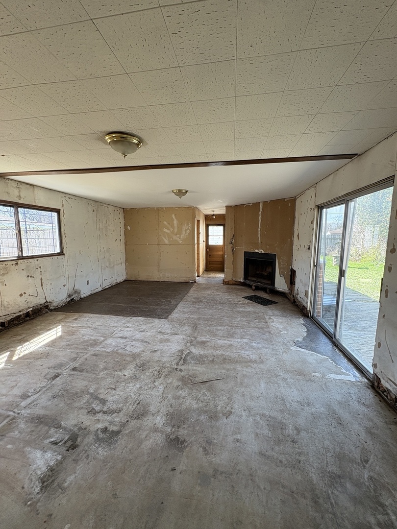 17226 Community Street, Lansing, IL 60438