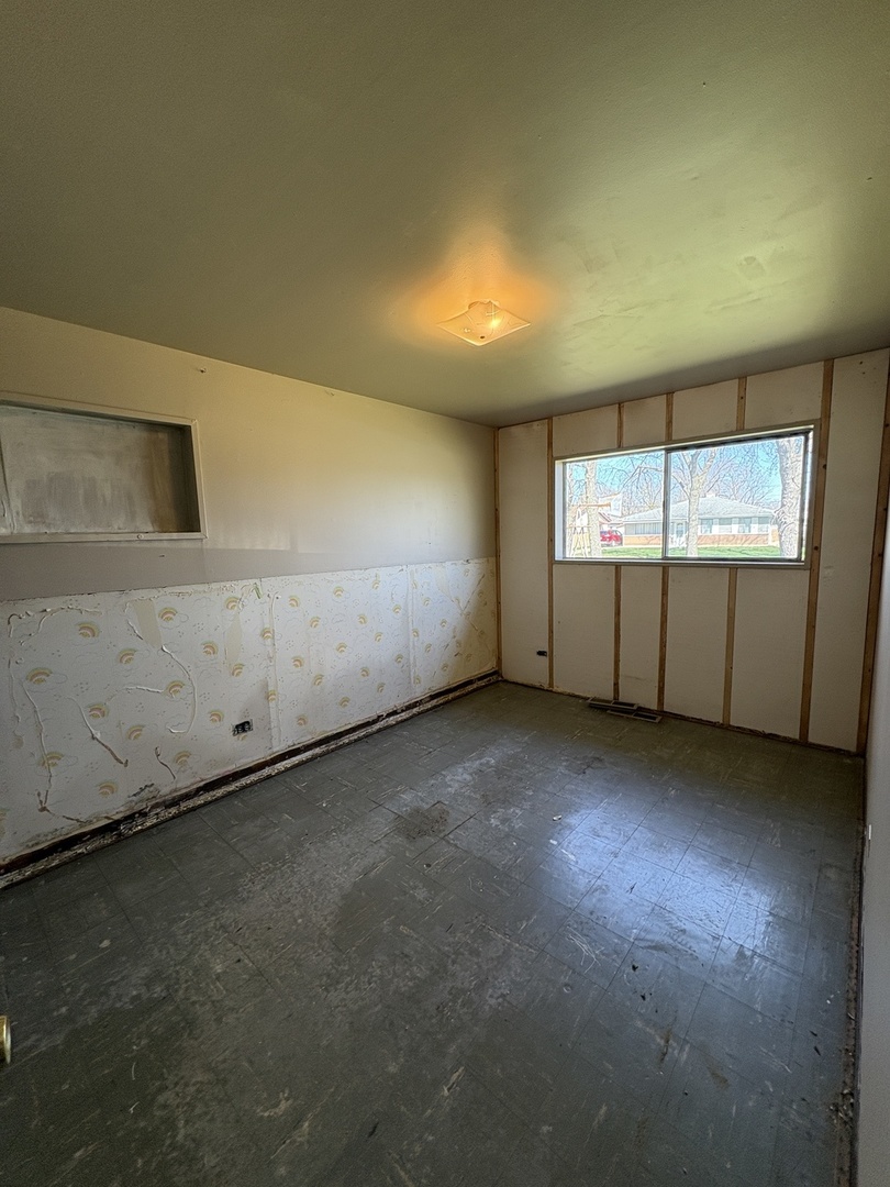 17226 Community Street, Lansing, IL 60438