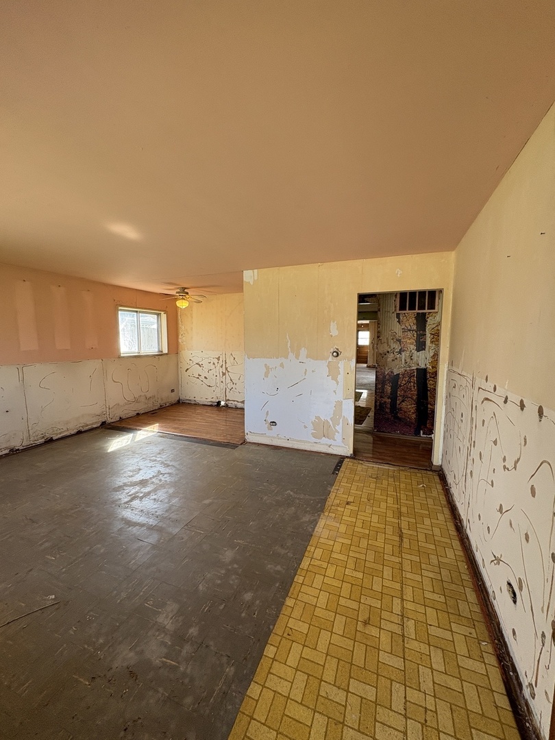 17226 Community Street, Lansing, IL 60438