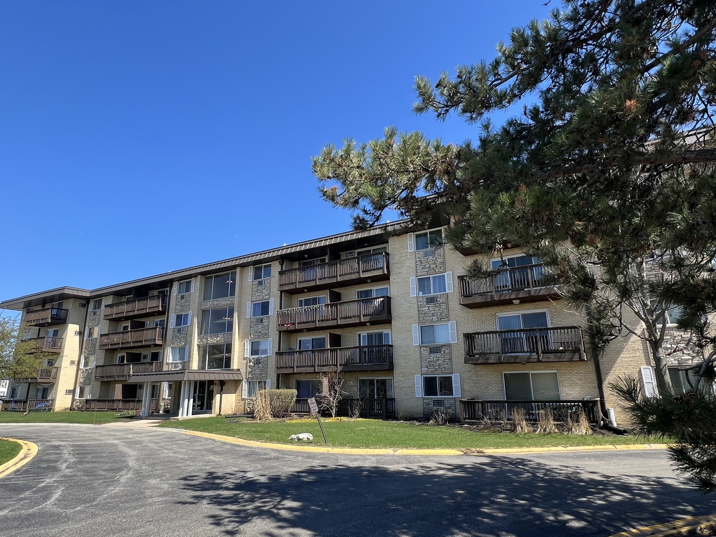 2218 S Goebbert Road #393, Arlington Heights, IL 60005