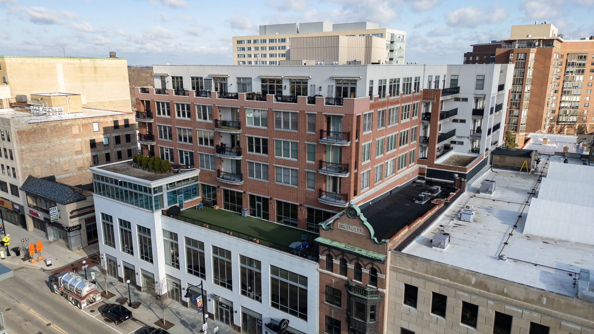 1124 Lake Street #511, Oak Park, IL 60301