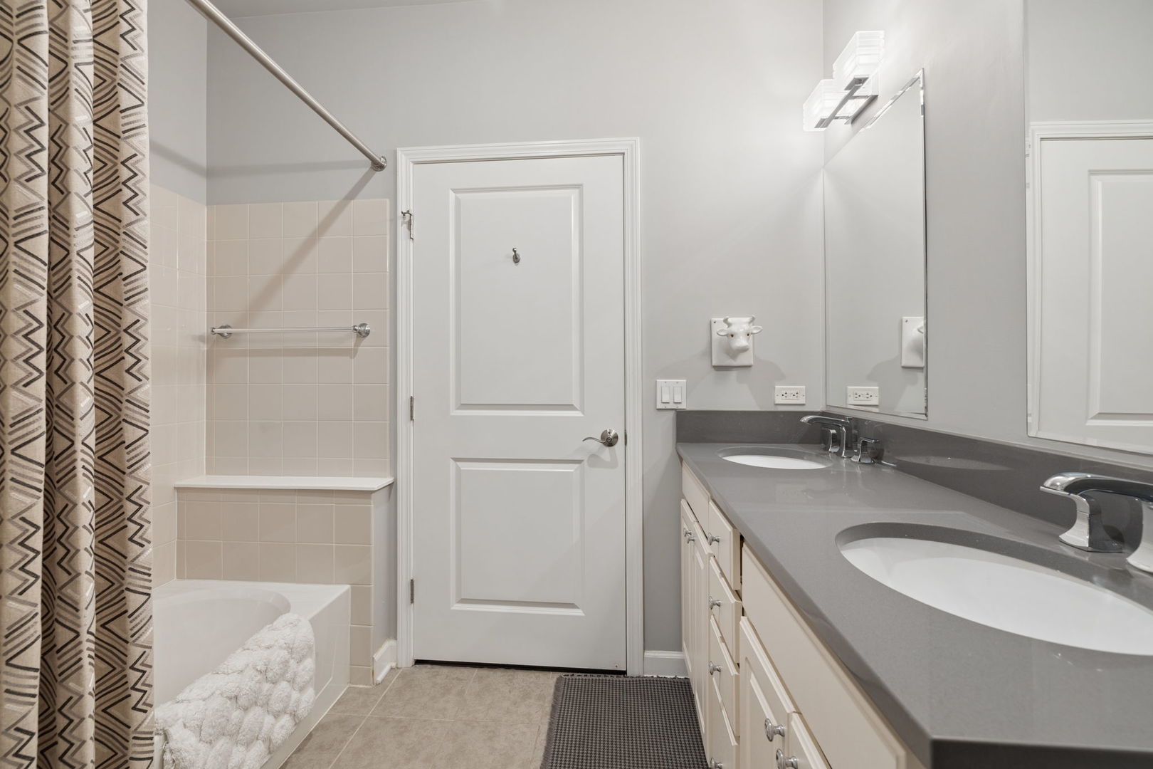 1124 Lake Street #511, Oak Park, IL 60301