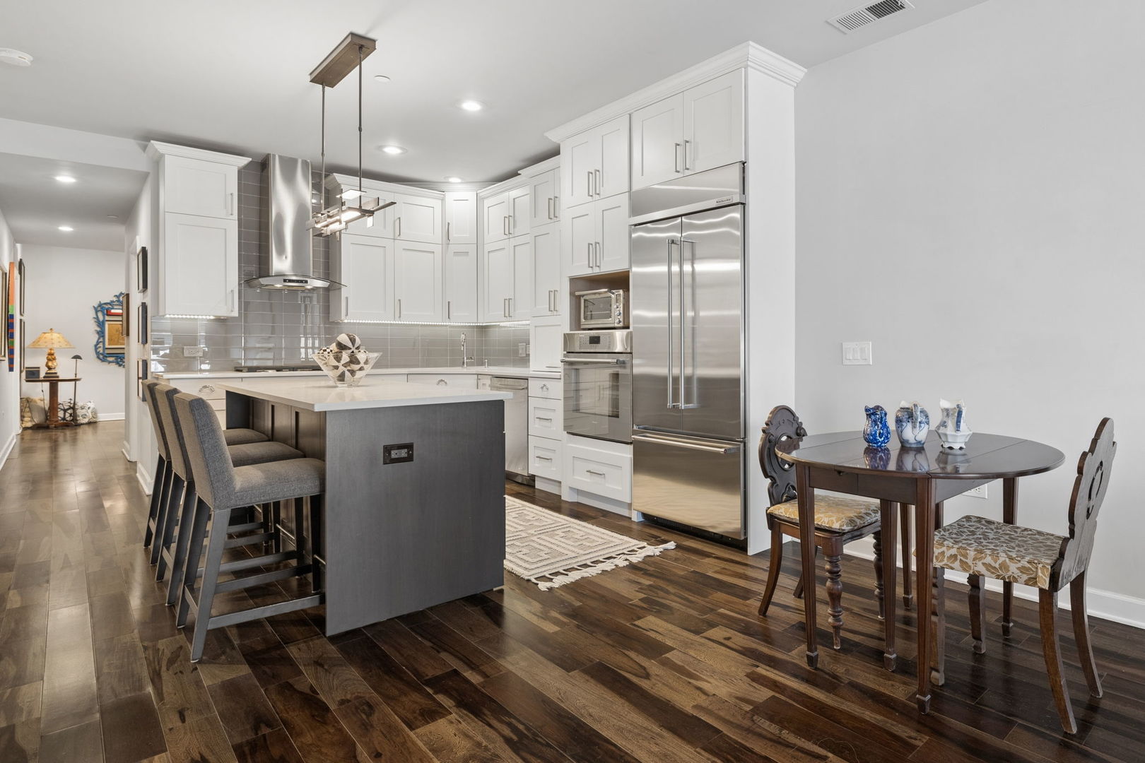 1124 Lake Street #511, Oak Park, IL 60301