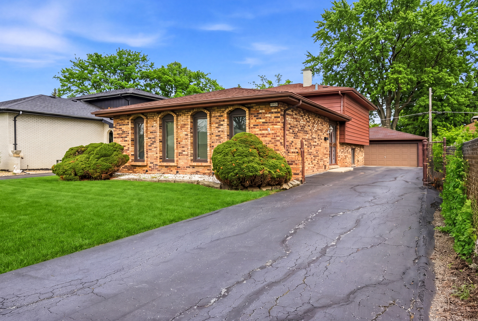 17243 Bernadine Street, Lansing, IL 60438