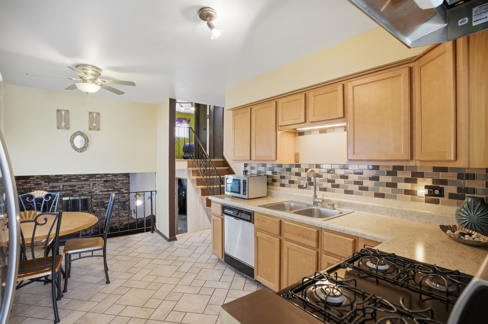 17243 Bernadine Street, Lansing, IL 60438