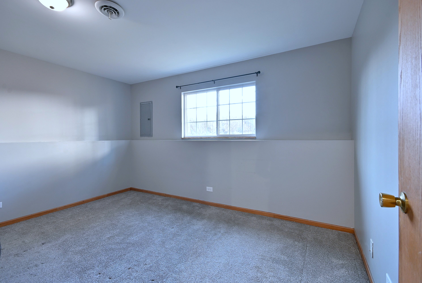 19 E Pineview Drive, Round Lake Park, IL 60073