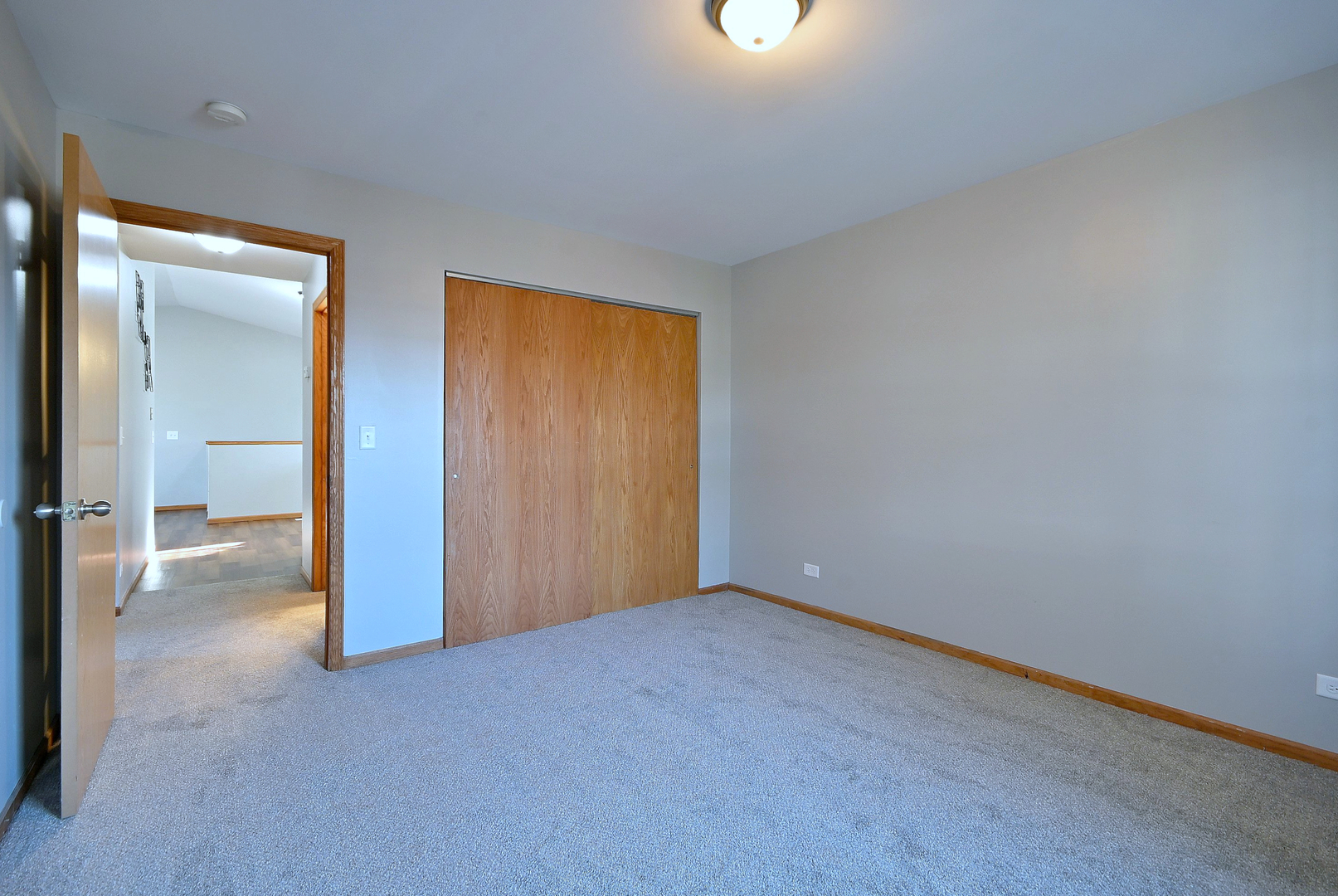 19 E Pineview Drive, Round Lake Park, IL 60073