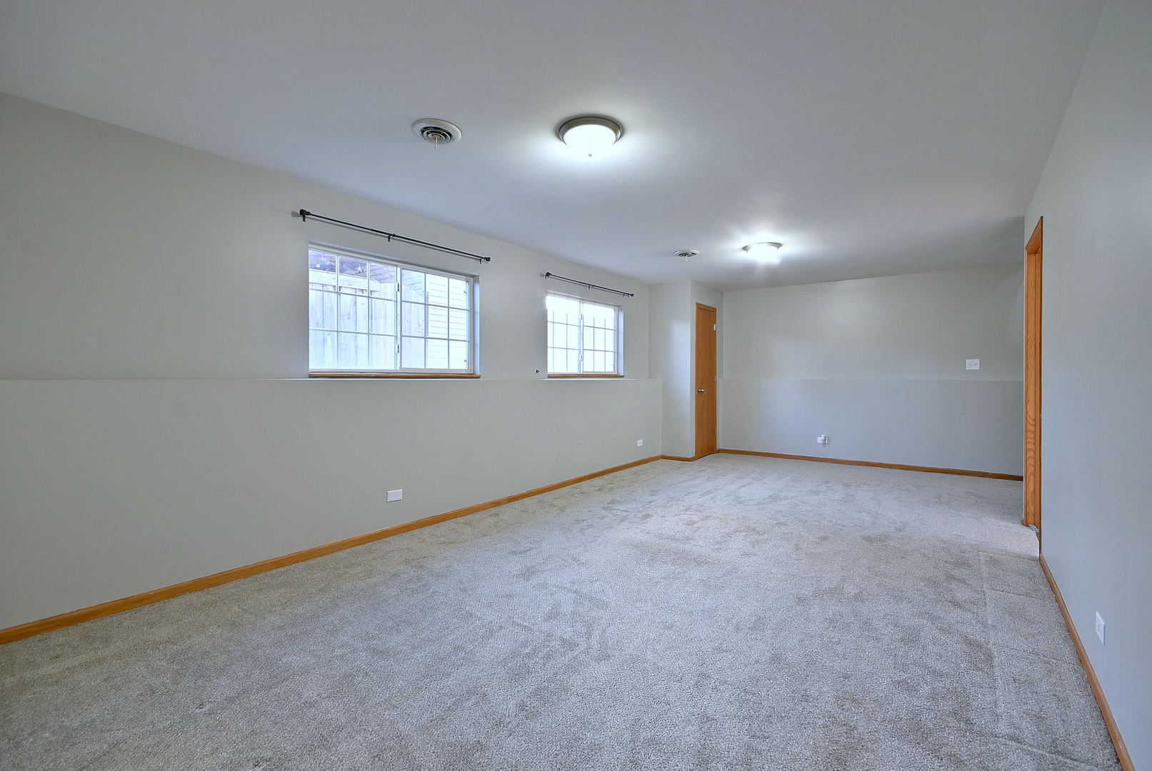 19 E Pineview Drive, Round Lake Park, IL 60073