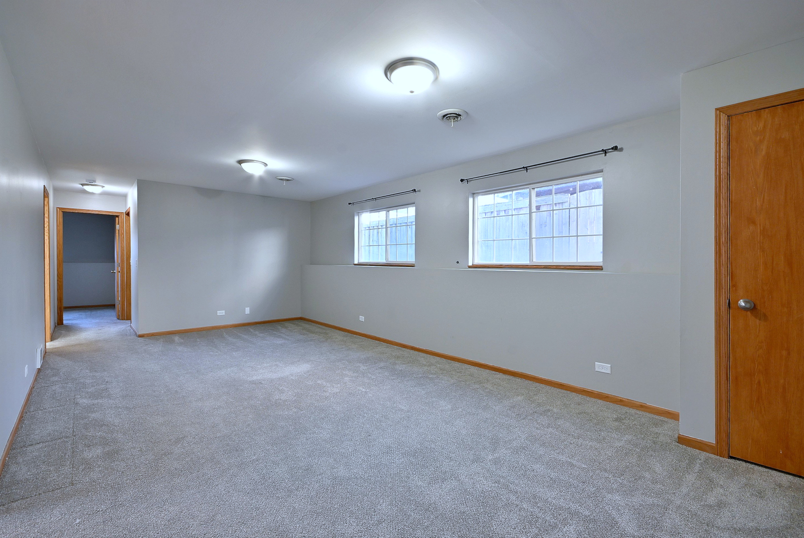 19 E Pineview Drive, Round Lake Park, IL 60073