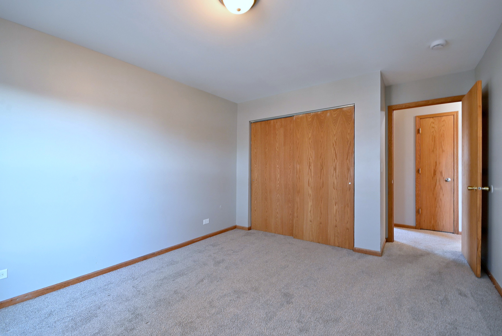 19 E Pineview Drive, Round Lake Park, IL 60073