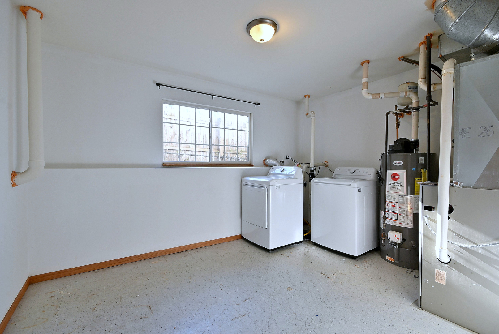 19 E Pineview Drive, Round Lake Park, IL 60073